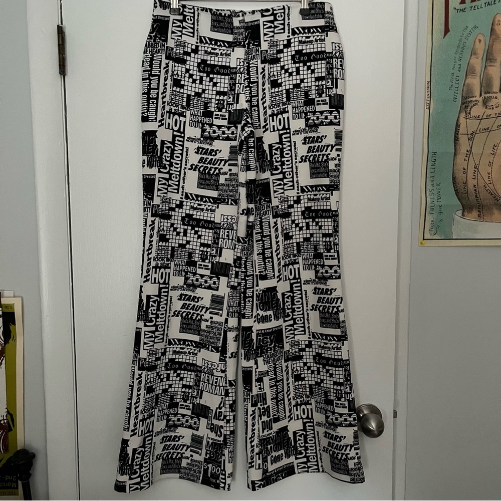 Urban Outfitters UO women’s Dalila Flare Pants S Low Rise Y2K newspaper Print